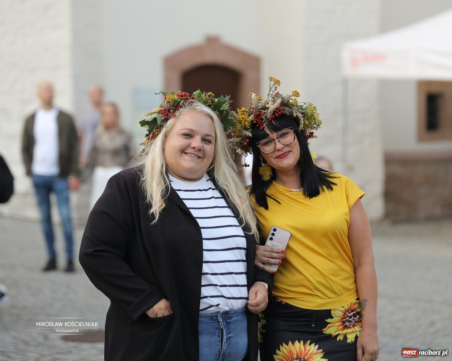 Zdjęcie w galerii na portalu naszraciborz.pl: Racibórz świętował dożynki miejskie na Zamku Piastowskim. Diiya na finał wiadomości z regionu