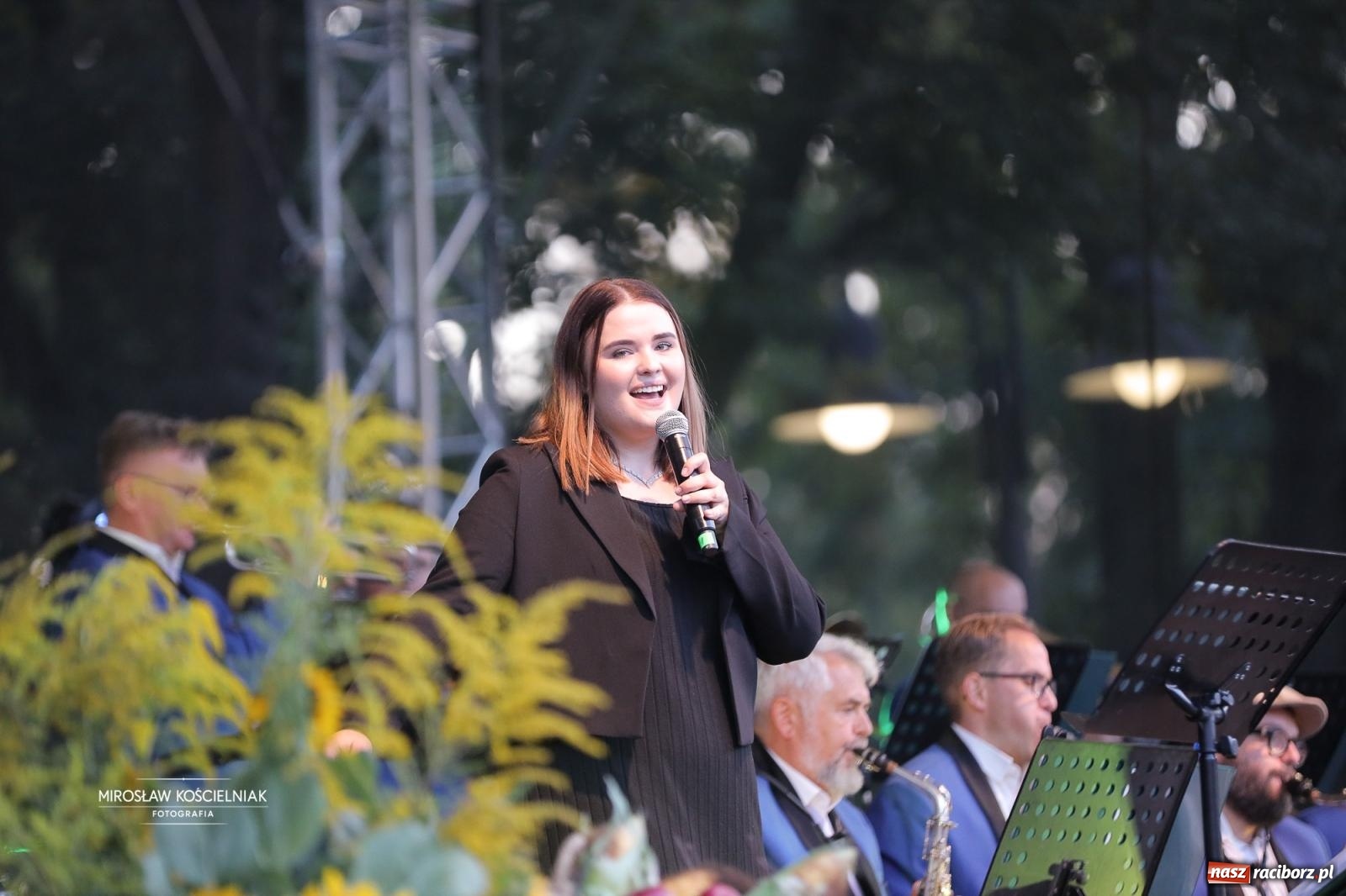 Zdjęcie w galerii na portalu naszraciborz.pl: Racibórz świętował dożynki miejskie na Zamku Piastowskim. Diiya na finał wiadomości z regionu