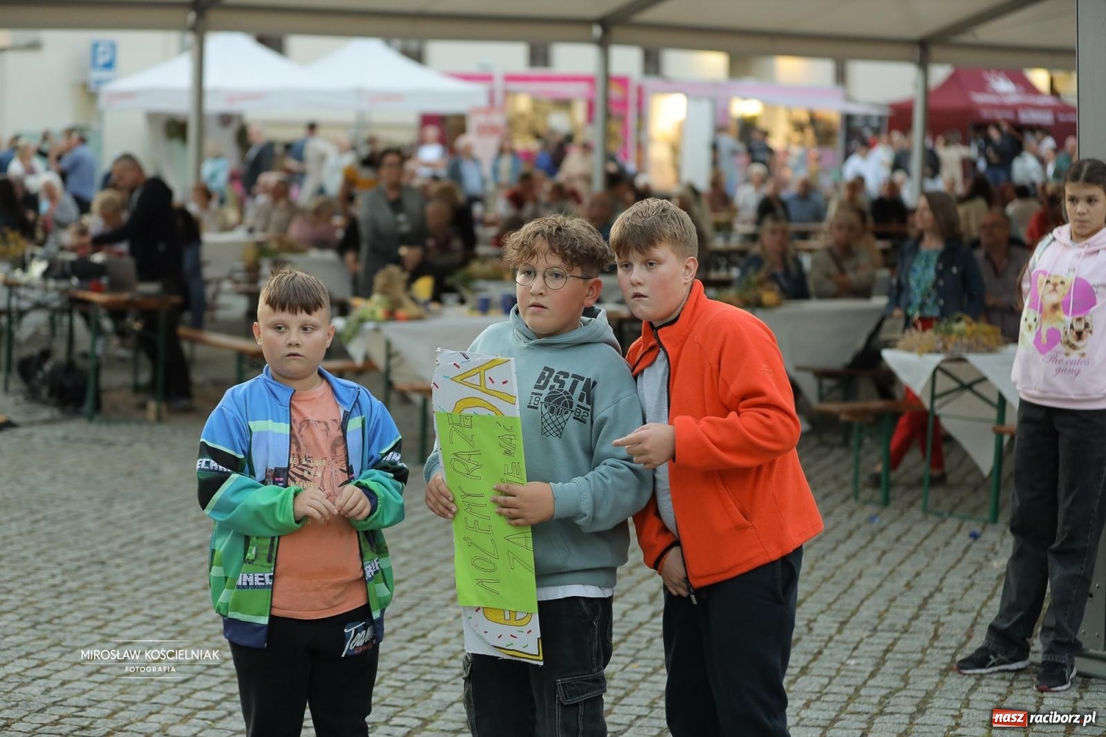 Zdjęcie w galerii na portalu naszraciborz.pl: Racibórz świętował dożynki miejskie na Zamku Piastowskim. Diiya na finał wiadomości z regionu
