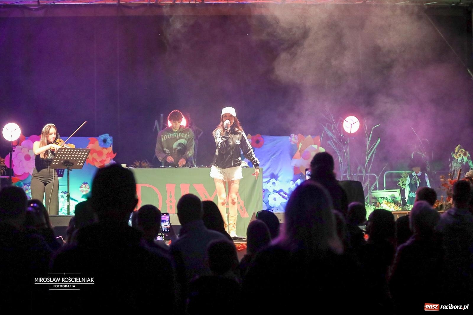 Zdjęcie w galerii na portalu naszraciborz.pl: Racibórz świętował dożynki miejskie na Zamku Piastowskim. Diiya na finał wiadomości z regionu