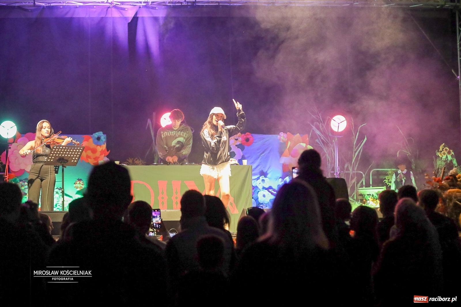 Zdjęcie w galerii na portalu naszraciborz.pl: Racibórz świętował dożynki miejskie na Zamku Piastowskim. Diiya na finał wiadomości z regionu