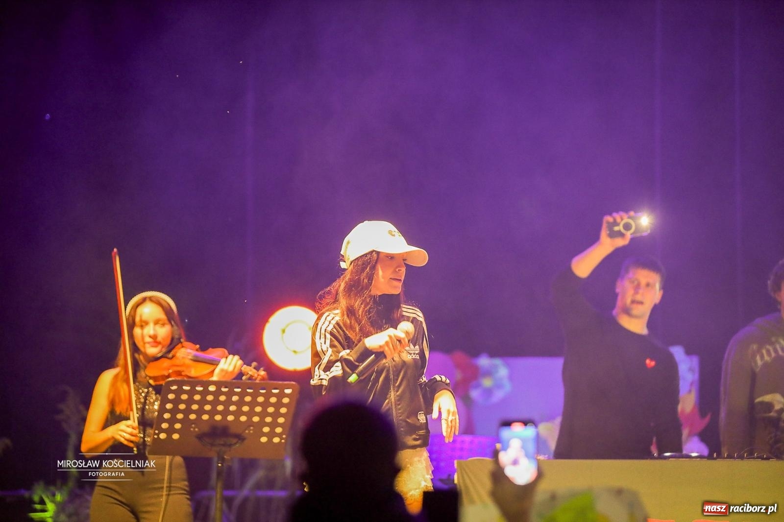 Zdjęcie w galerii na portalu naszraciborz.pl: Racibórz świętował dożynki miejskie na Zamku Piastowskim. Diiya na finał wiadomości z regionu