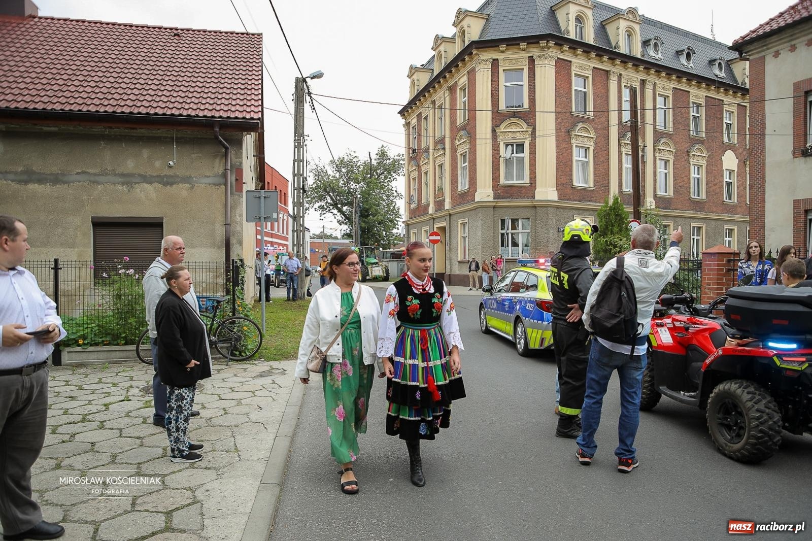 Zdjęcie w galerii na portalu naszraciborz.pl: Racibórz świętował dożynki miejskie na Zamku Piastowskim. Diiya na finał wiadomości z regionu