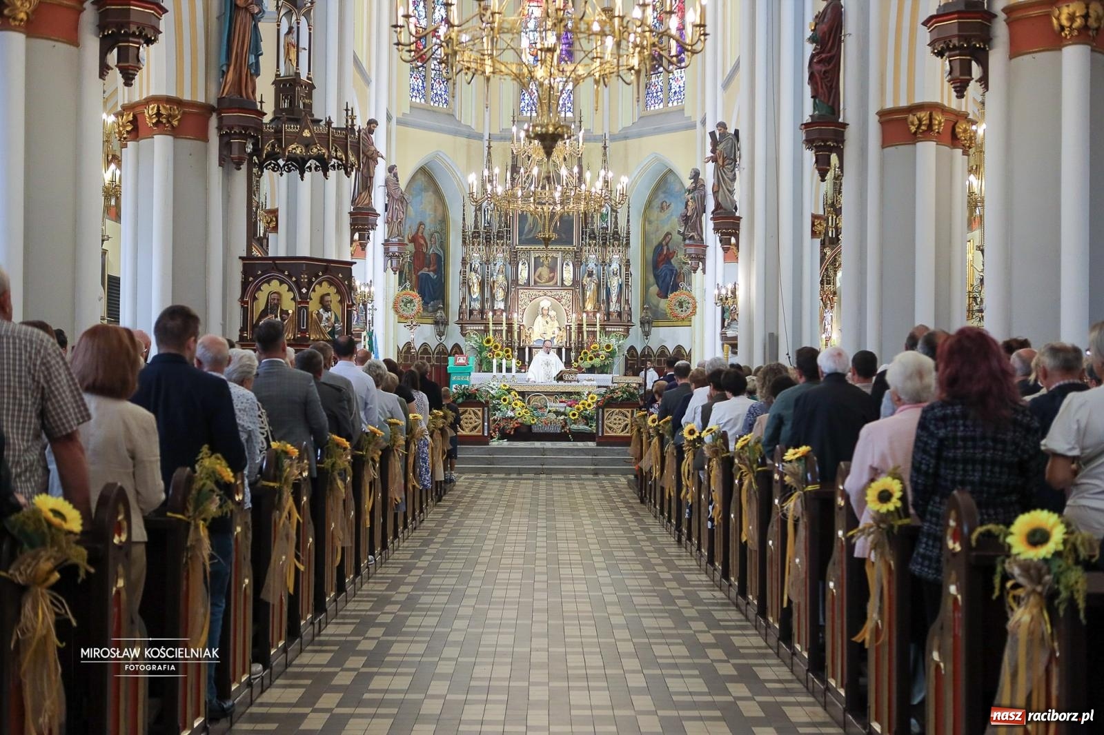 Zdjęcie w galerii na portalu naszraciborz.pl: Racibórz świętował dożynki miejskie na Zamku Piastowskim. Diiya na finał wiadomości z regionu