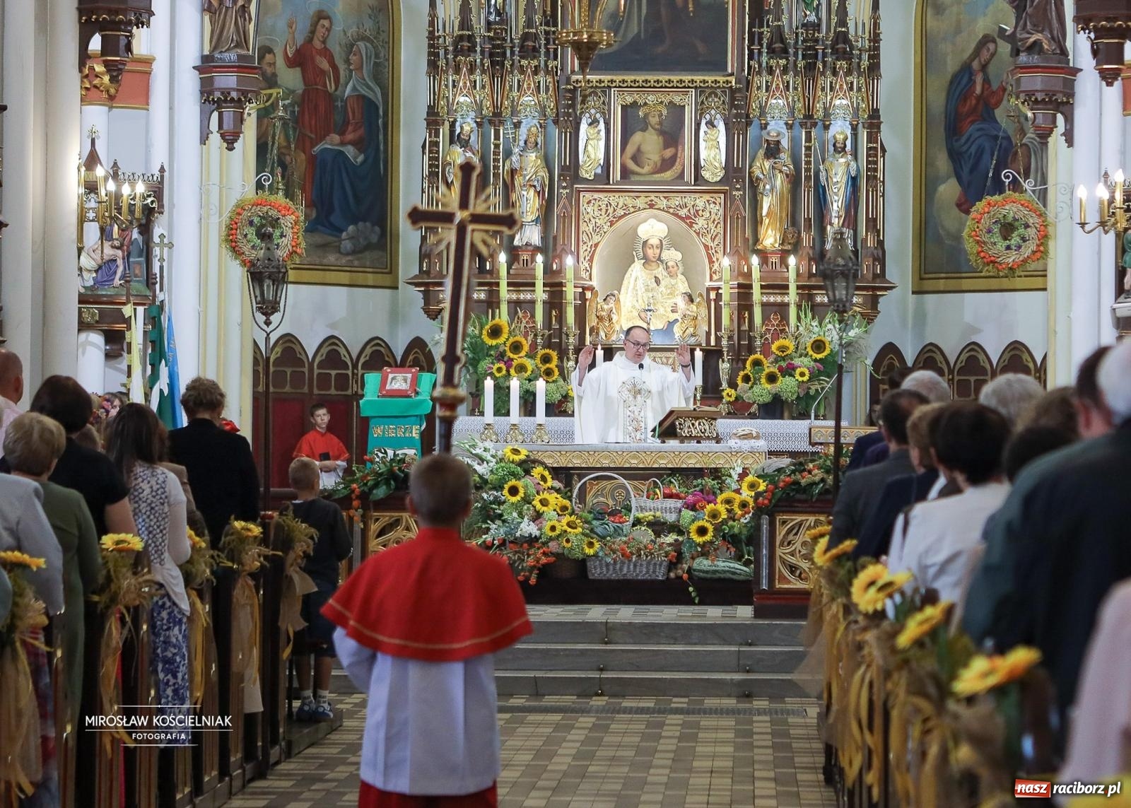 Zdjęcie w galerii na portalu naszraciborz.pl: Racibórz świętował dożynki miejskie na Zamku Piastowskim. Diiya na finał wiadomości z regionu