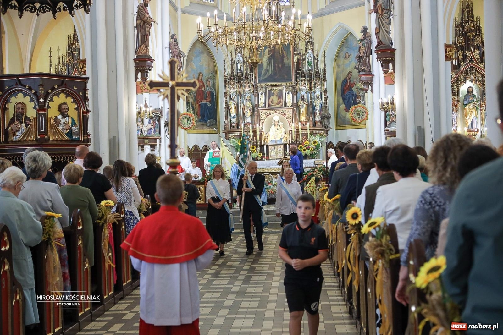 Zdjęcie w galerii na portalu naszraciborz.pl: Racibórz świętował dożynki miejskie na Zamku Piastowskim. Diiya na finał wiadomości z regionu