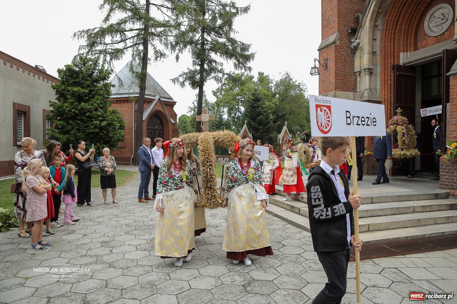 Zdjęcie w galerii na portalu naszraciborz.pl: Racibórz świętował dożynki miejskie na Zamku Piastowskim. Diiya na finał wiadomości z regionu