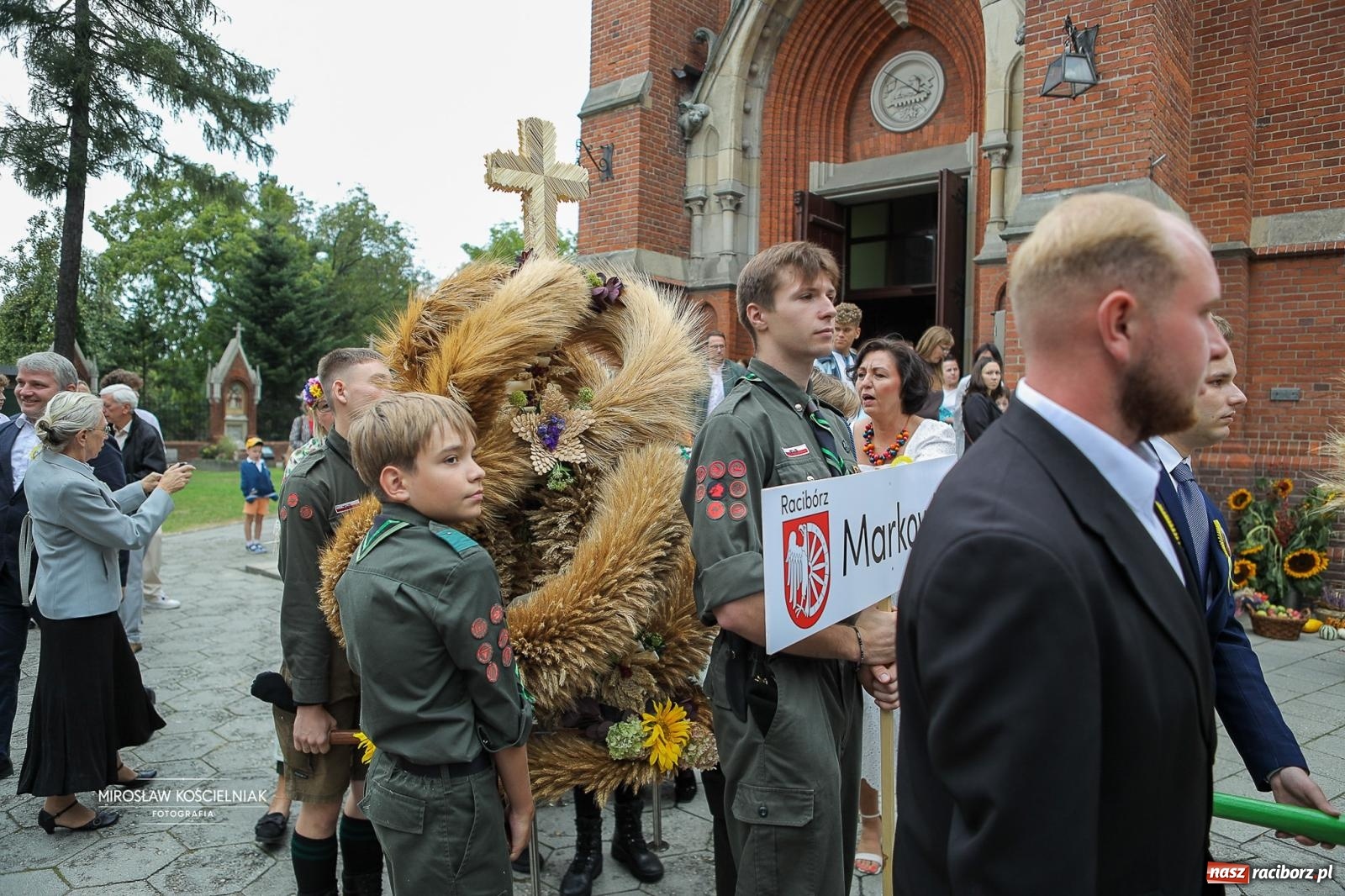 Zdjęcie w galerii na portalu naszraciborz.pl: Racibórz świętował dożynki miejskie na Zamku Piastowskim. Diiya na finał wiadomości z regionu