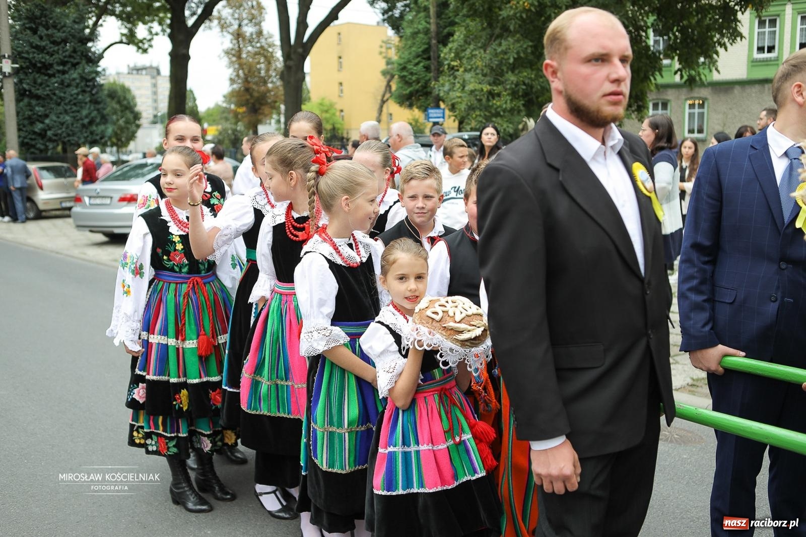 Zdjęcie w galerii na portalu naszraciborz.pl: Racibórz świętował dożynki miejskie na Zamku Piastowskim. Diiya na finał wiadomości z regionu