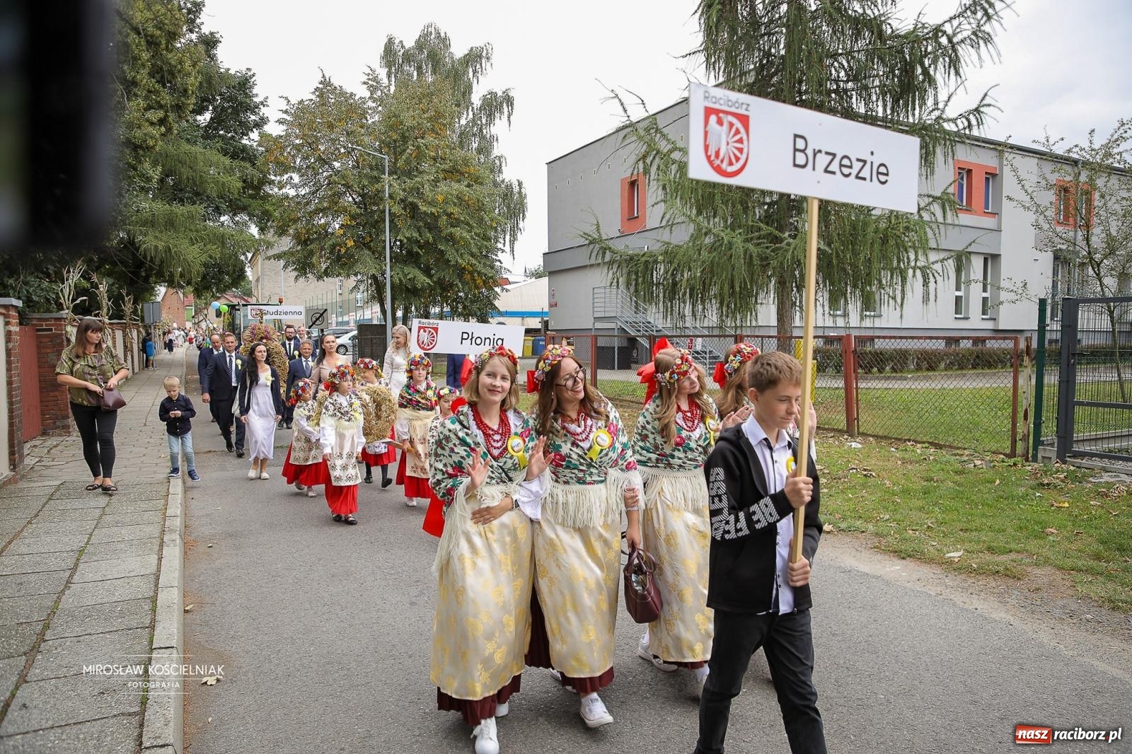 Zdjęcie w galerii na portalu naszraciborz.pl: Racibórz świętował dożynki miejskie na Zamku Piastowskim. Diiya na finał wiadomości z regionu