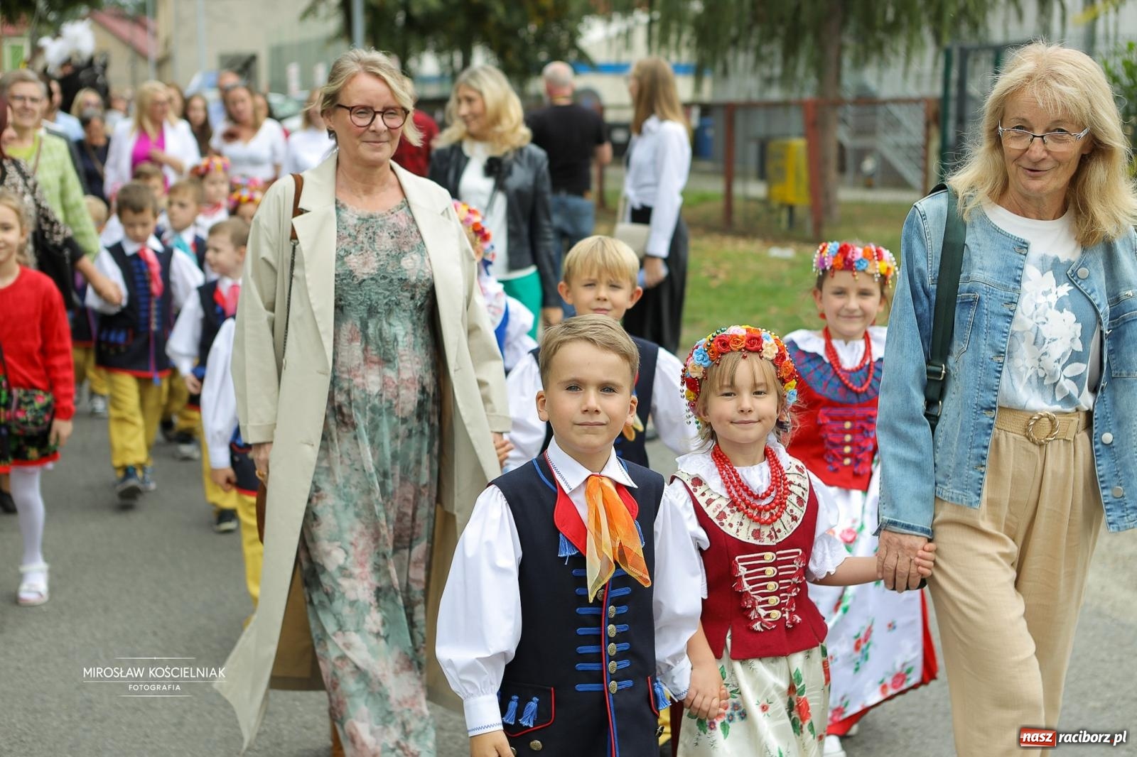 Zdjęcie w galerii na portalu naszraciborz.pl: Racibórz świętował dożynki miejskie na Zamku Piastowskim. Diiya na finał wiadomości z regionu