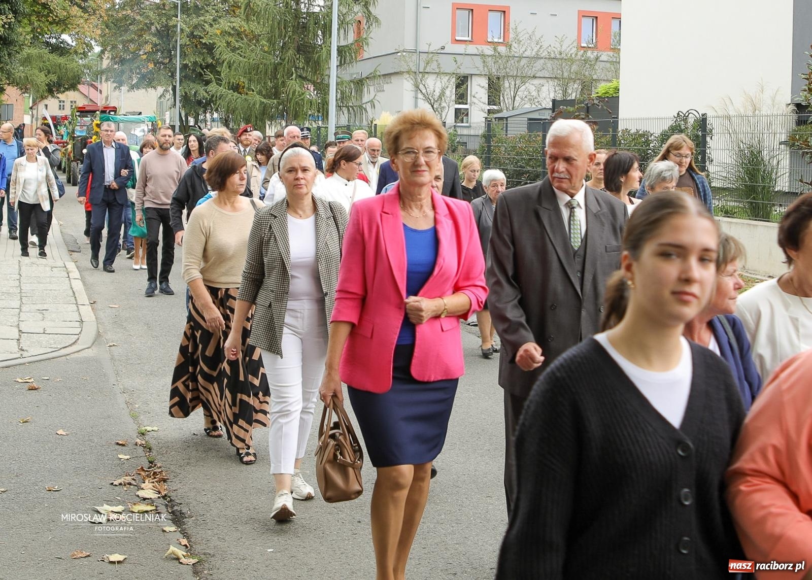 Zdjęcie w galerii na portalu naszraciborz.pl: Racibórz świętował dożynki miejskie na Zamku Piastowskim. Diiya na finał wiadomości z regionu