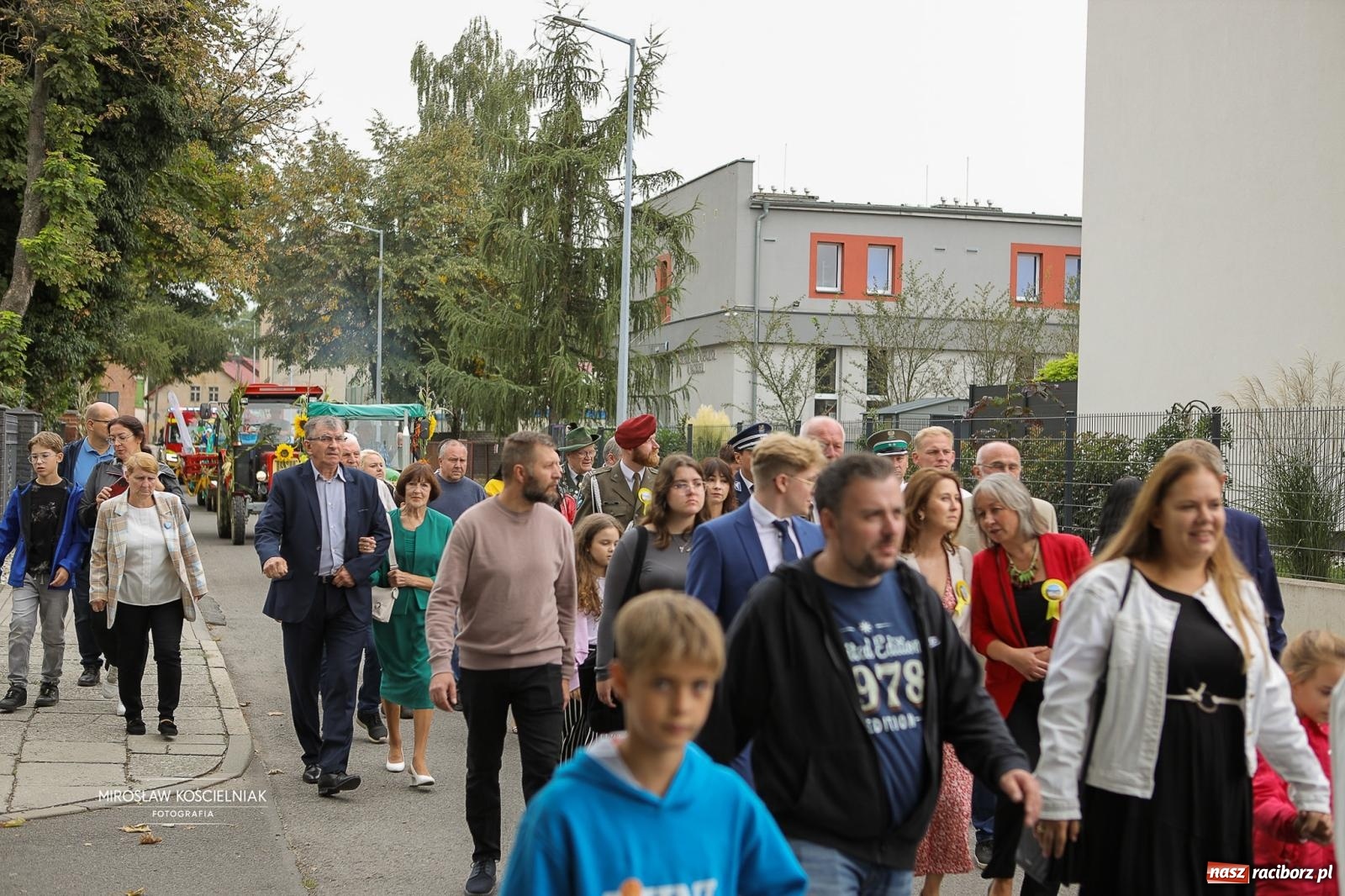 Zdjęcie w galerii na portalu naszraciborz.pl: Racibórz świętował dożynki miejskie na Zamku Piastowskim. Diiya na finał wiadomości z regionu