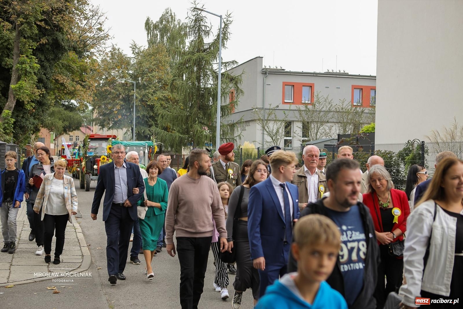 Zdjęcie w galerii na portalu naszraciborz.pl: Racibórz świętował dożynki miejskie na Zamku Piastowskim. Diiya na finał wiadomości z regionu