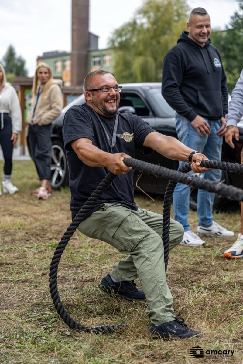 Zdjęcie w galerii na portalu naszraciborz.pl: Zlot motoryzacyjny w Kuźni Raciborskiej – zdjęcia z wydarzenia wiadomości z regionu