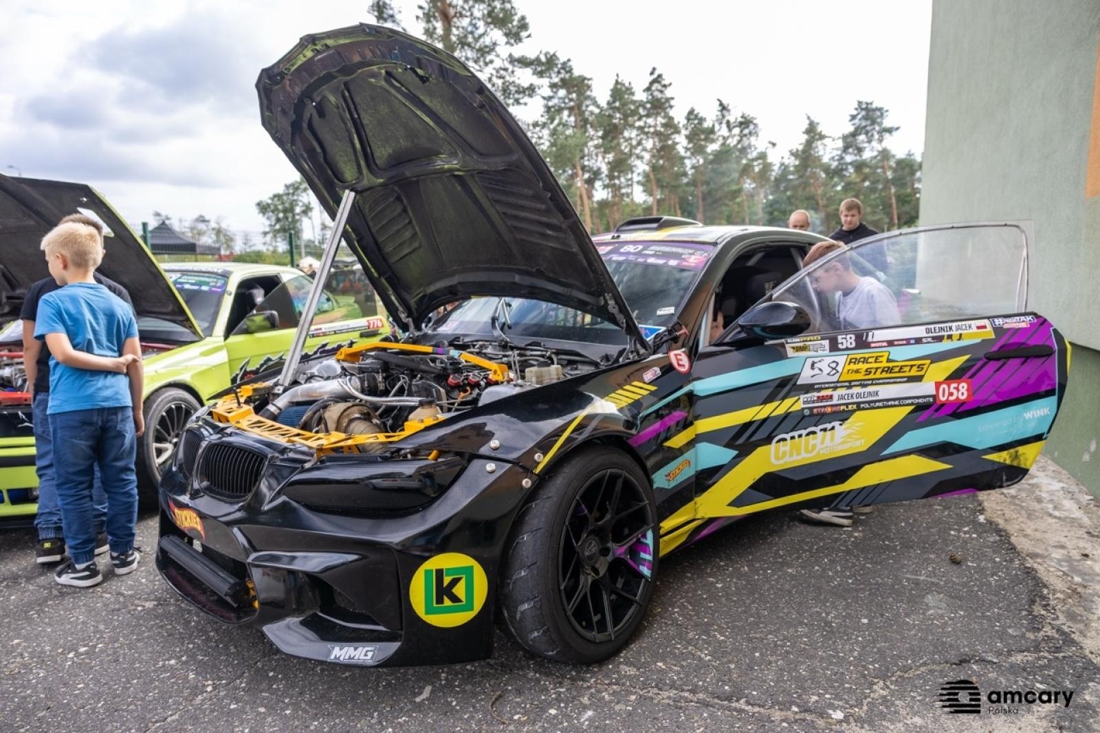 Zdjęcie w galerii na portalu naszraciborz.pl: Zlot motoryzacyjny w Kuźni Raciborskiej – zdjęcia z wydarzenia wiadomości z regionu