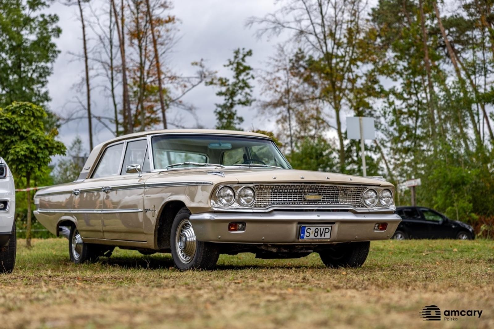 Zdjęcie w galerii na portalu naszraciborz.pl: Zlot motoryzacyjny w Kuźni Raciborskiej – zdjęcia z wydarzenia wiadomości z regionu