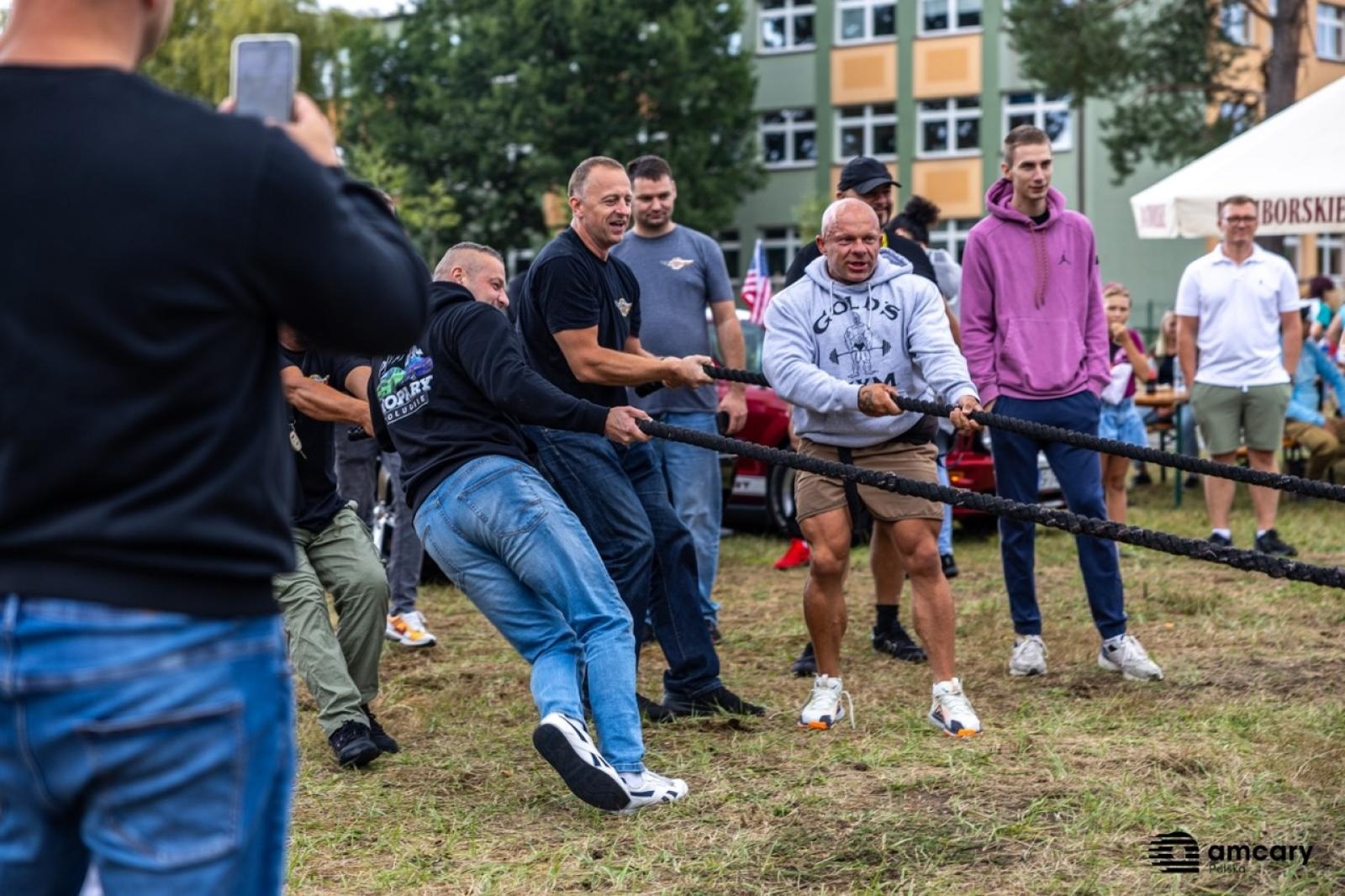 Zdjęcie w galerii na portalu naszraciborz.pl: Zlot motoryzacyjny w Kuźni Raciborskiej – zdjęcia z wydarzenia wiadomości z regionu