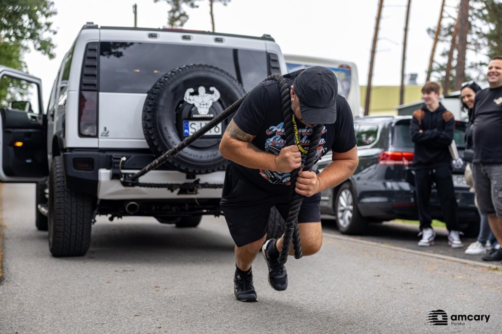 Zdjęcie w galerii na portalu naszraciborz.pl: Zlot motoryzacyjny w Kuźni Raciborskiej – zdjęcia z wydarzenia wiadomości z regionu