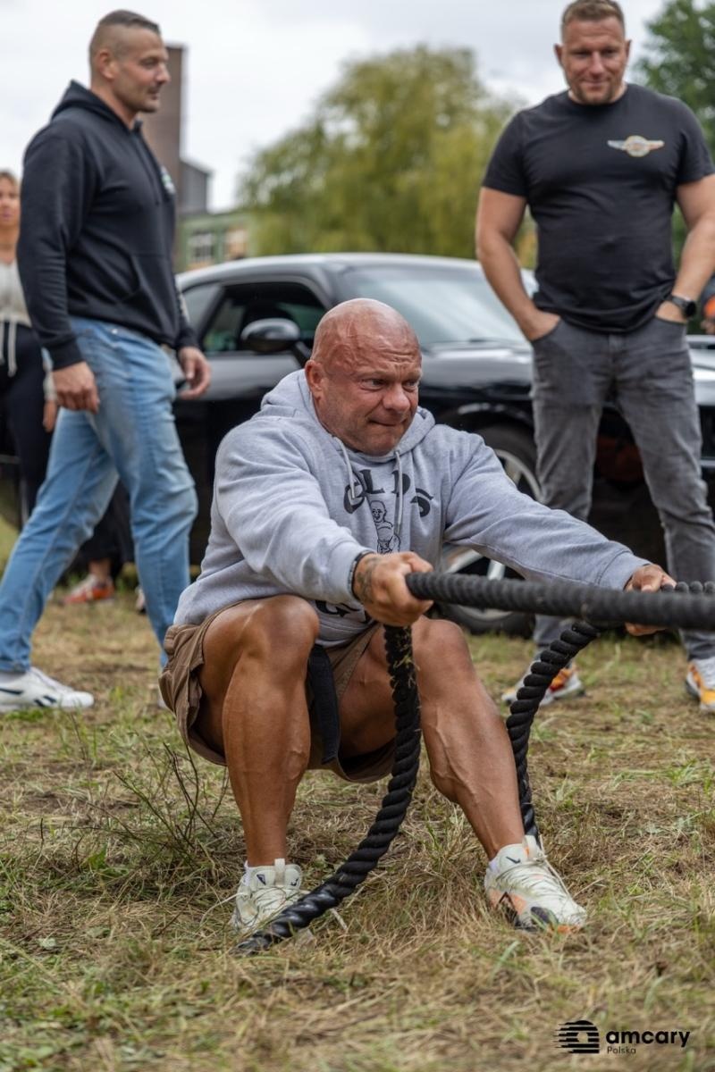 Zdjęcie w galerii na portalu naszraciborz.pl: Zlot motoryzacyjny w Kuźni Raciborskiej – zdjęcia z wydarzenia wiadomości z regionu