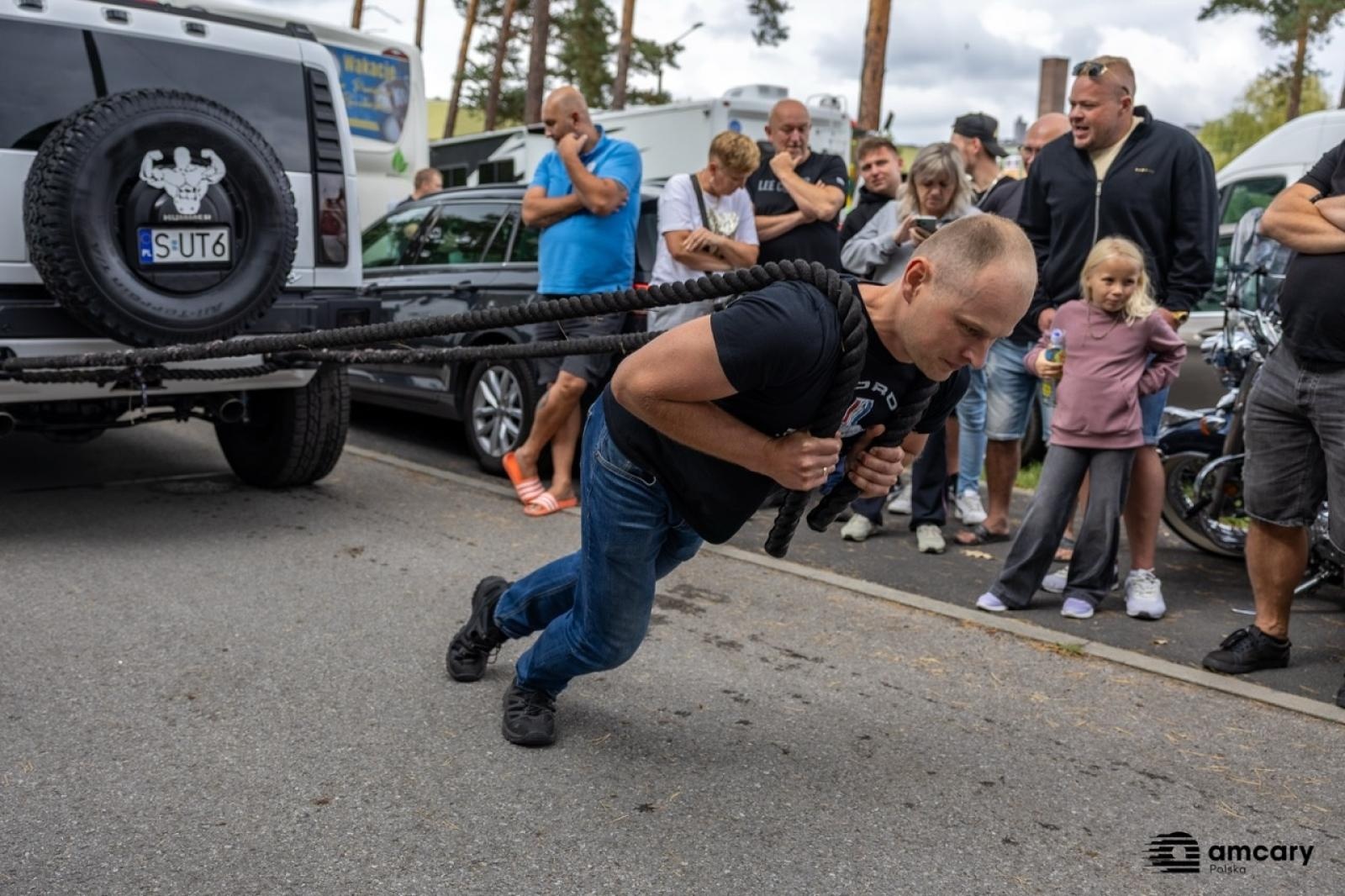 Zdjęcie w galerii na portalu naszraciborz.pl: Zlot motoryzacyjny w Kuźni Raciborskiej – zdjęcia z wydarzenia wiadomości z regionu