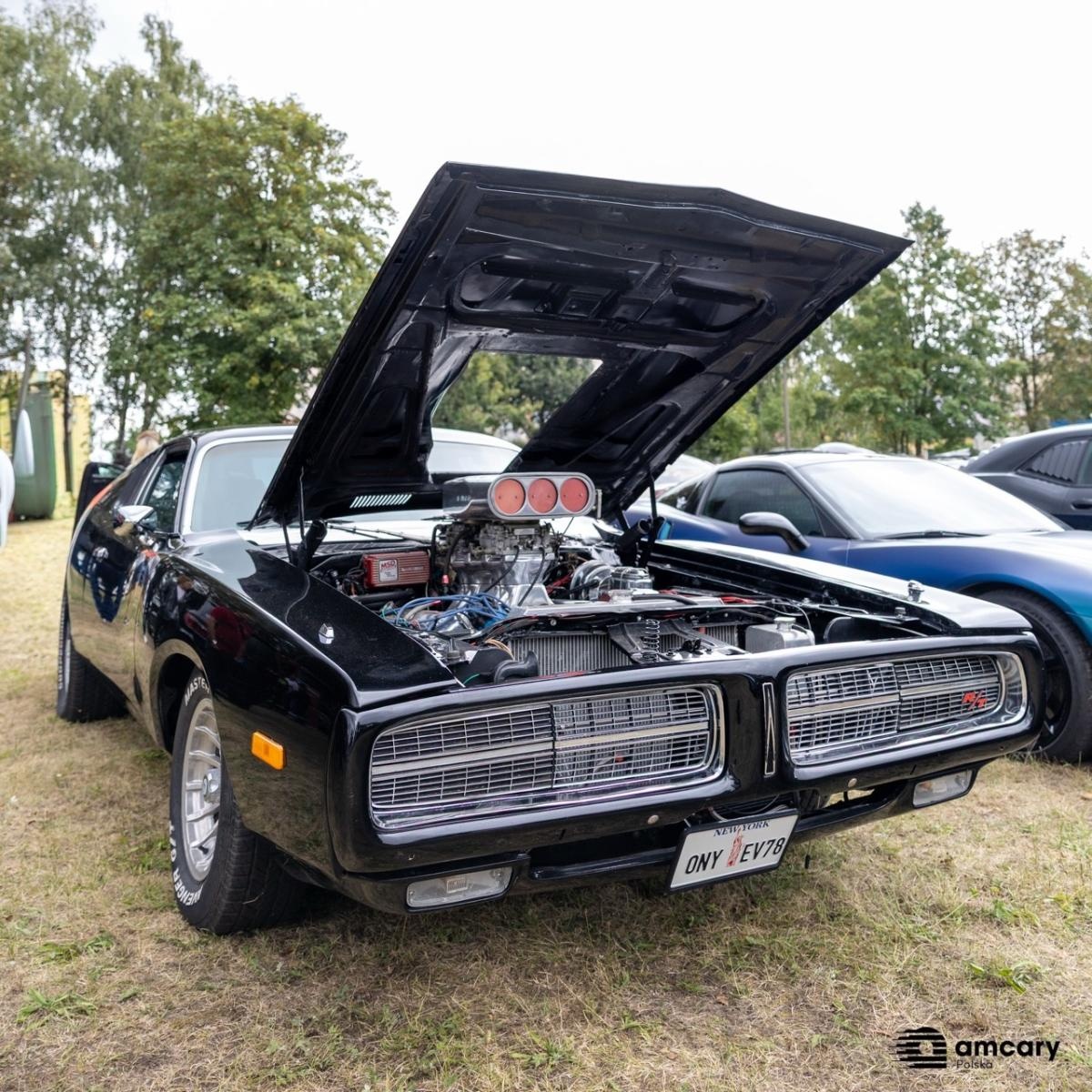 Zdjęcie w galerii na portalu naszraciborz.pl: Zlot motoryzacyjny w Kuźni Raciborskiej – zdjęcia z wydarzenia wiadomości z regionu