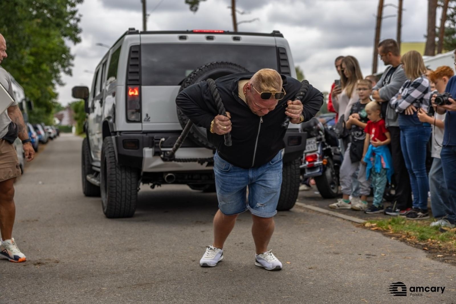 Zdjęcie w galerii na portalu naszraciborz.pl: Zlot motoryzacyjny w Kuźni Raciborskiej – zdjęcia z wydarzenia wiadomości z regionu