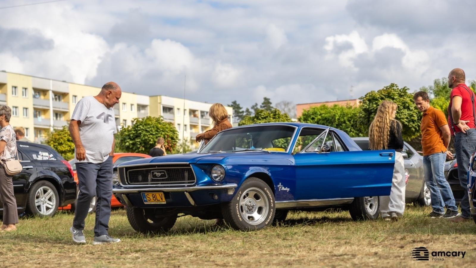 Zdjęcie w galerii na portalu naszraciborz.pl: Zlot motoryzacyjny w Kuźni Raciborskiej – zdjęcia z wydarzenia wiadomości z regionu