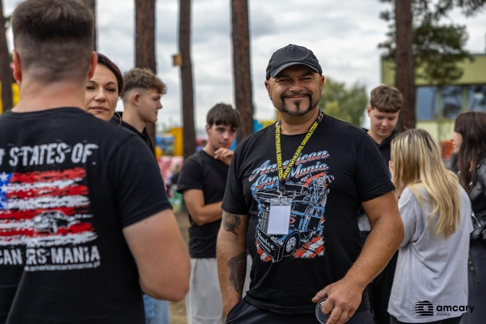 Zdjęcie w galerii na portalu naszraciborz.pl: Zlot motoryzacyjny w Kuźni Raciborskiej – zdjęcia z wydarzenia wiadomości z regionu