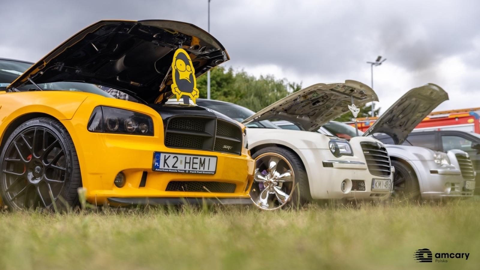 Zdjęcie w galerii na portalu naszraciborz.pl: Zlot motoryzacyjny w Kuźni Raciborskiej – zdjęcia z wydarzenia wiadomości z regionu