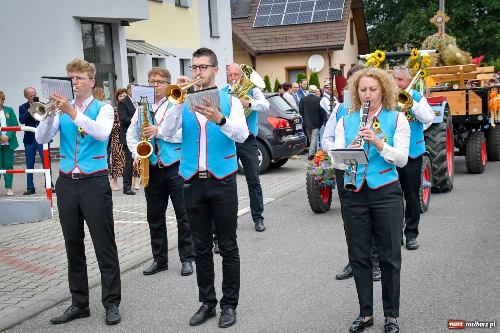 Zdjęcie w galerii na portalu naszraciborz.pl: Dożynki w Nędzy – święto plonów z muzyką i tańcem na bis! wiadomości z regionu