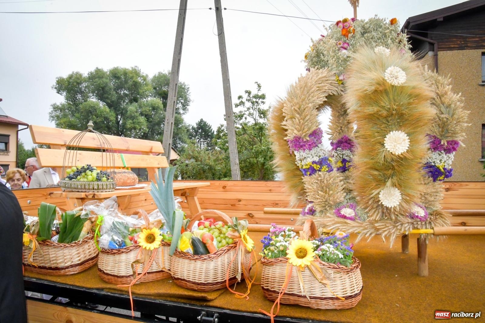 Zdjęcie w galerii na portalu naszraciborz.pl: Dożynki w Nędzy – święto plonów z muzyką i tańcem na bis! wiadomości z regionu