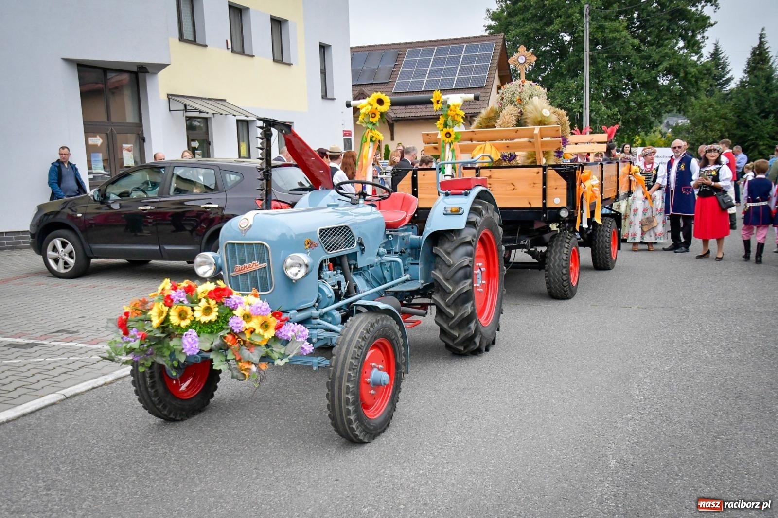 Zdjęcie w galerii na portalu naszraciborz.pl: Dożynki w Nędzy – święto plonów z muzyką i tańcem na bis! wiadomości z regionu