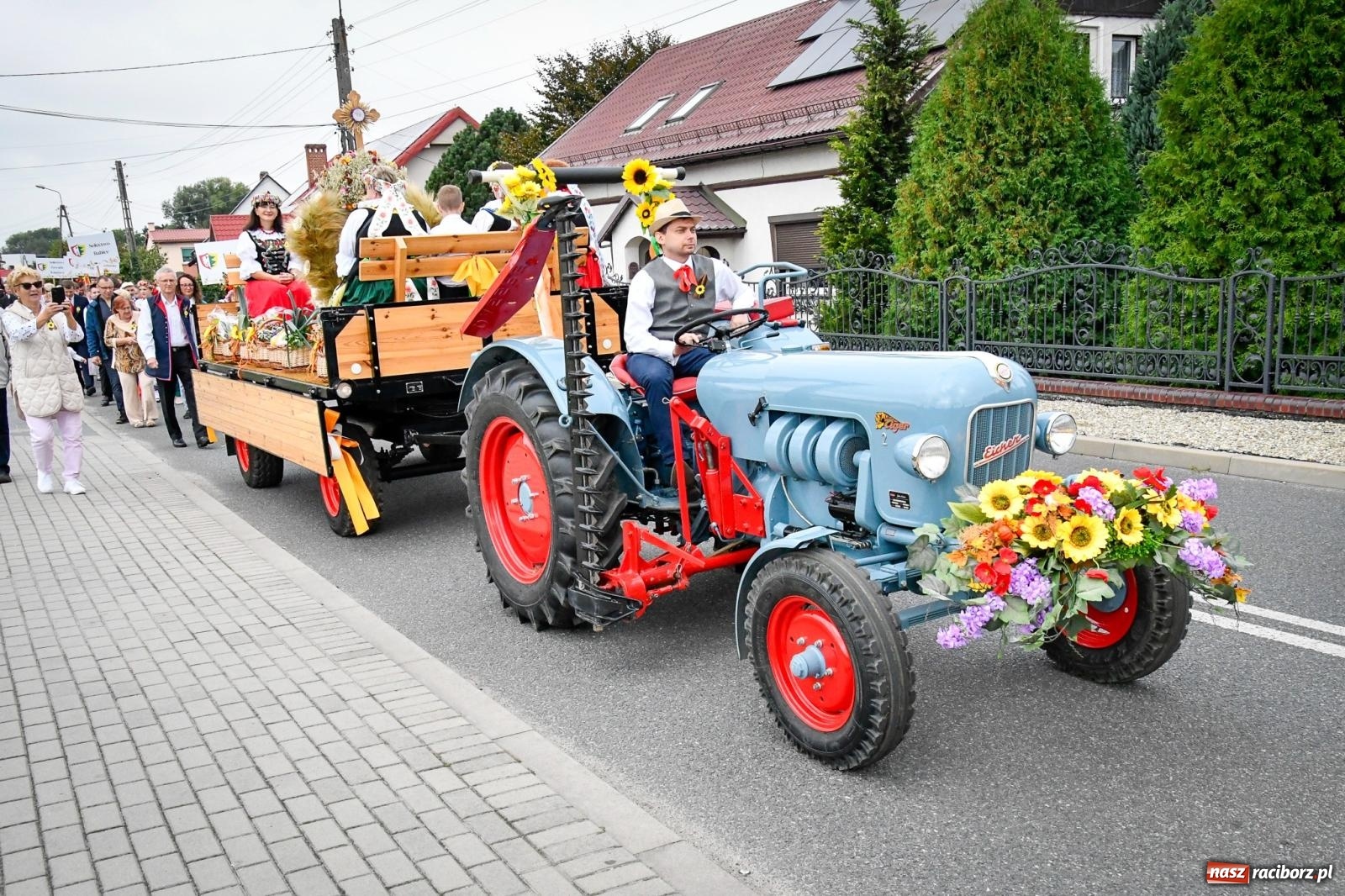 Zdjęcie w galerii na portalu naszraciborz.pl: Dożynki w Nędzy – święto plonów z muzyką i tańcem na bis! wiadomości z regionu