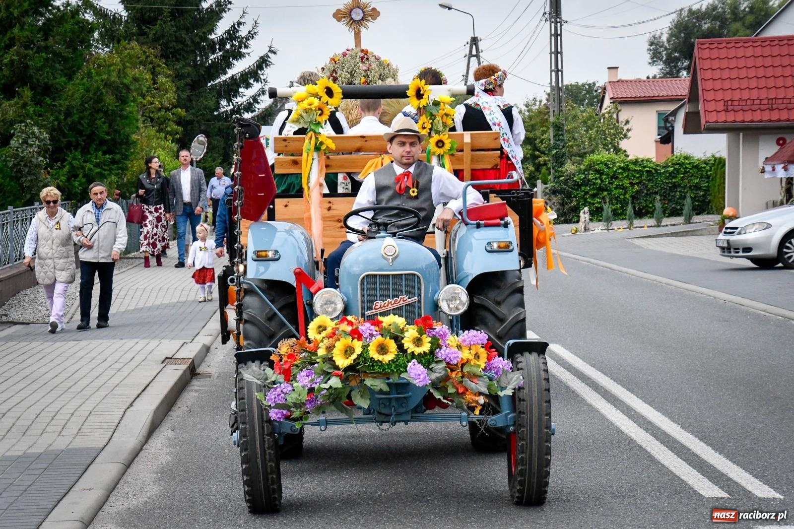 Zdjęcie w galerii na portalu naszraciborz.pl: Dożynki w Nędzy – święto plonów z muzyką i tańcem na bis! wiadomości z regionu