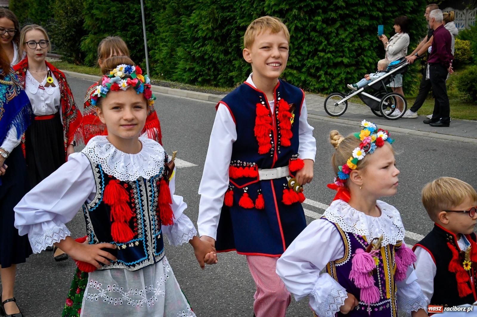 Zdjęcie w galerii na portalu naszraciborz.pl: Dożynki w Nędzy – święto plonów z muzyką i tańcem na bis! wiadomości z regionu
