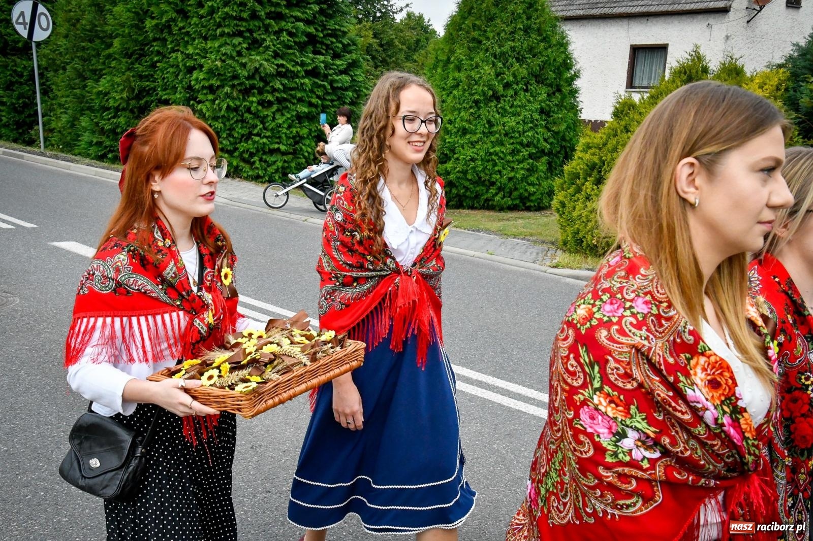 Zdjęcie w galerii na portalu naszraciborz.pl: Dożynki w Nędzy – święto plonów z muzyką i tańcem na bis! wiadomości z regionu