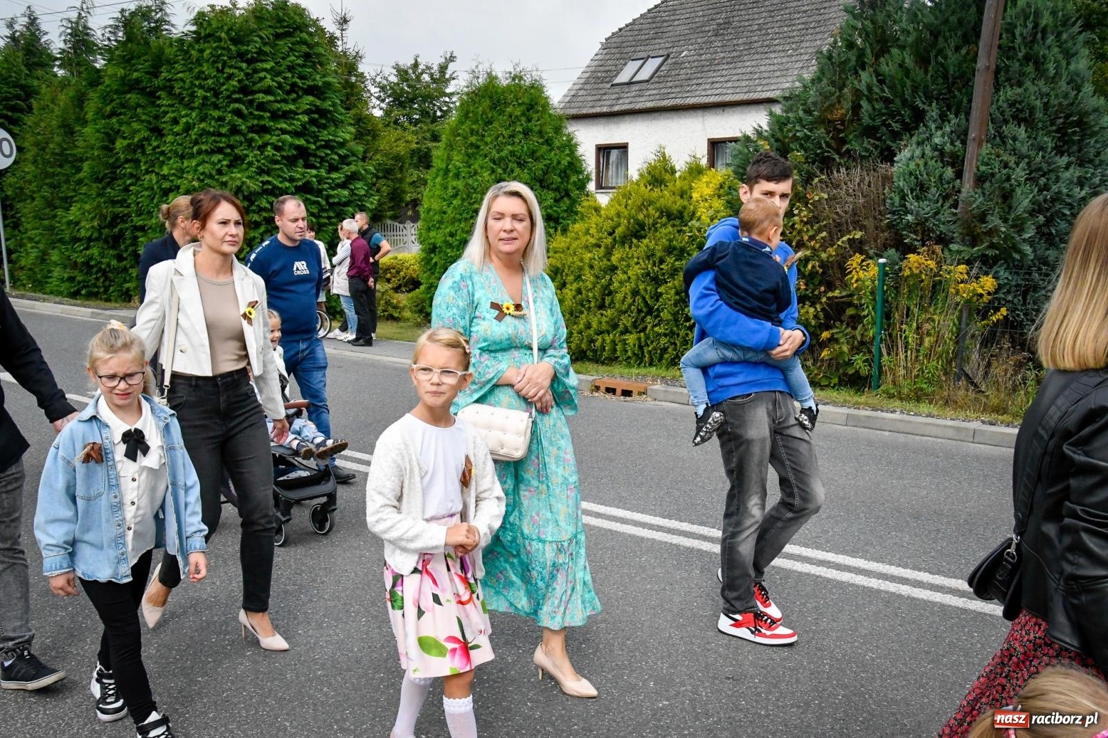 Zdjęcie w galerii na portalu naszraciborz.pl: Dożynki w Nędzy – święto plonów z muzyką i tańcem na bis! wiadomości z regionu