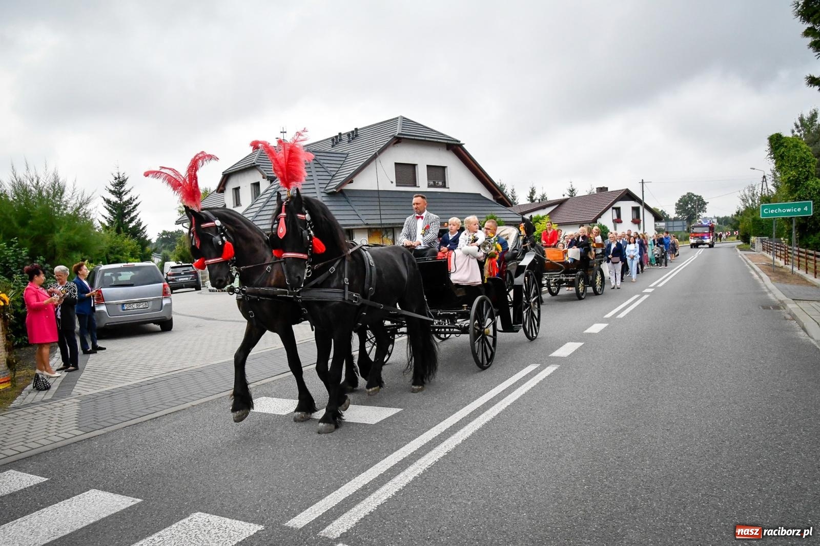 Zdjęcie w galerii na portalu naszraciborz.pl: Dożynki w Nędzy – święto plonów z muzyką i tańcem na bis! wiadomości z regionu