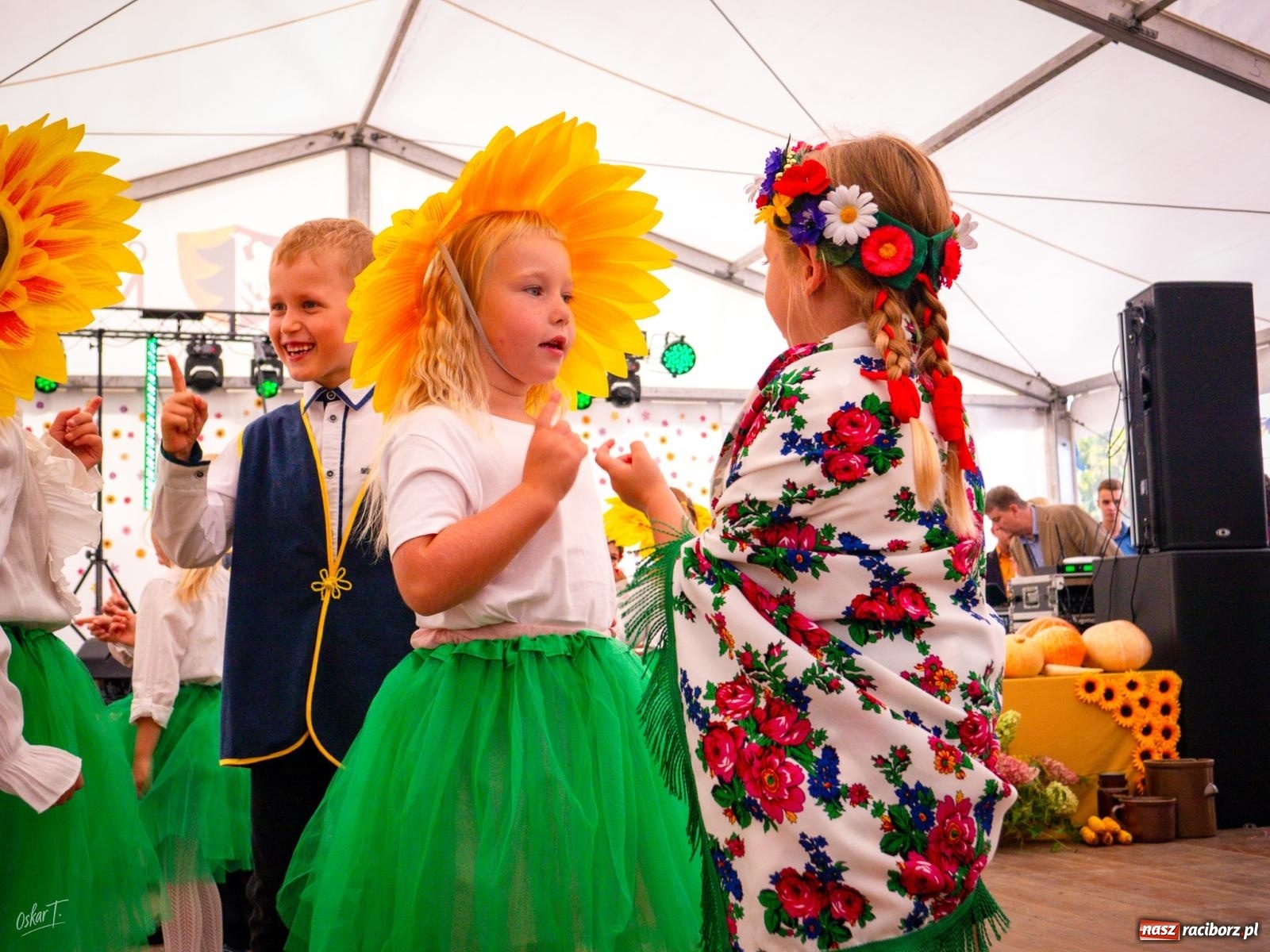 Zdjęcie w galerii na portalu naszraciborz.pl: Dożynki w Nędzy – święto plonów z muzyką i tańcem na bis! wiadomości z regionu