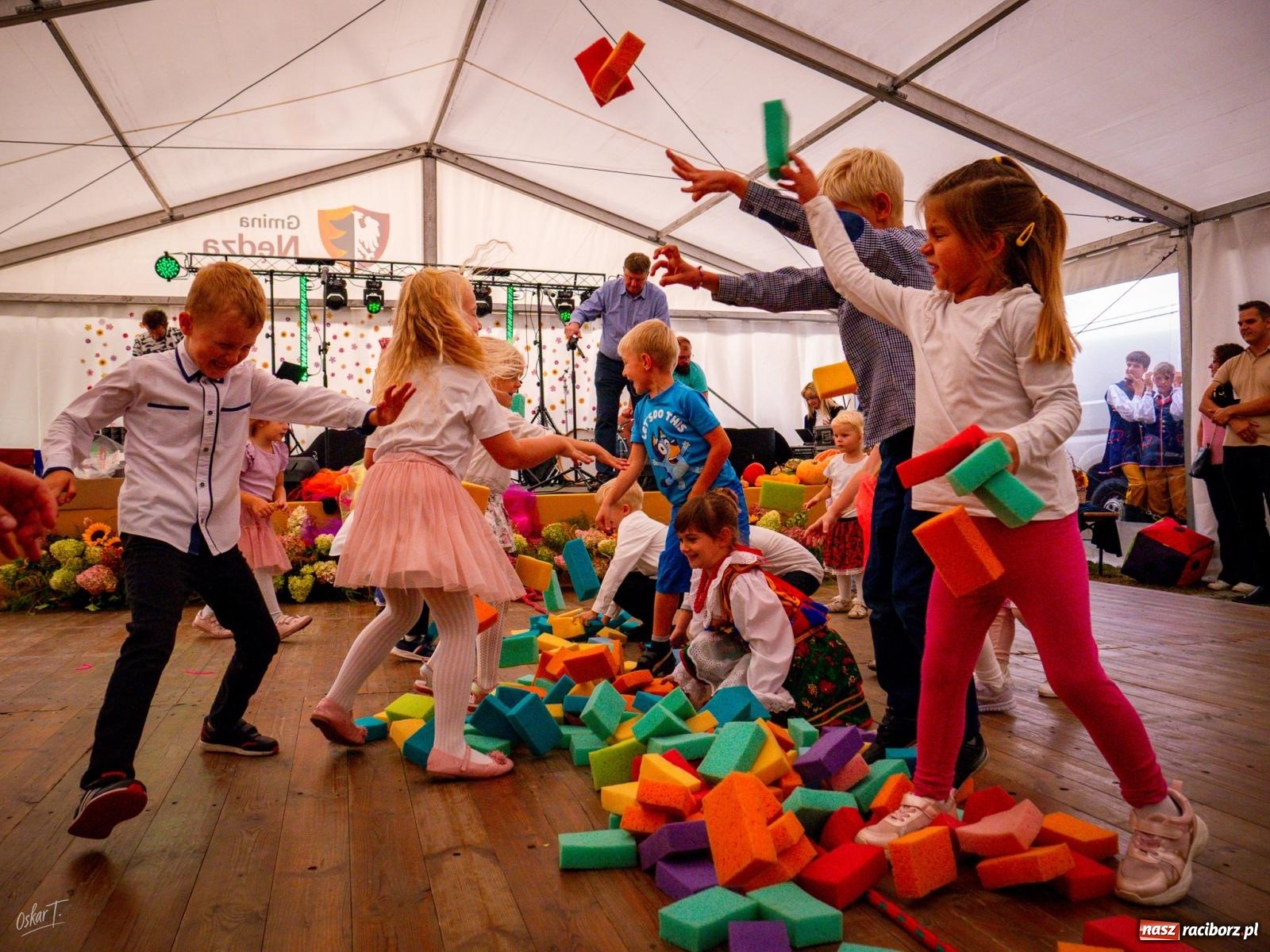 Zdjęcie w galerii na portalu naszraciborz.pl: Dożynki w Nędzy – święto plonów z muzyką i tańcem na bis! wiadomości z regionu