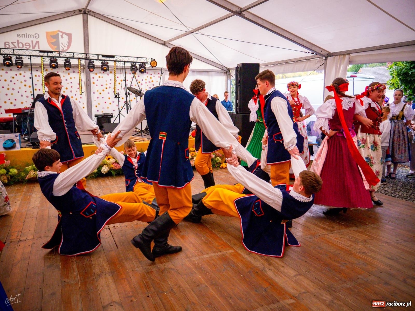 Zdjęcie w galerii na portalu naszraciborz.pl: Dożynki w Nędzy – święto plonów z muzyką i tańcem na bis! wiadomości z regionu