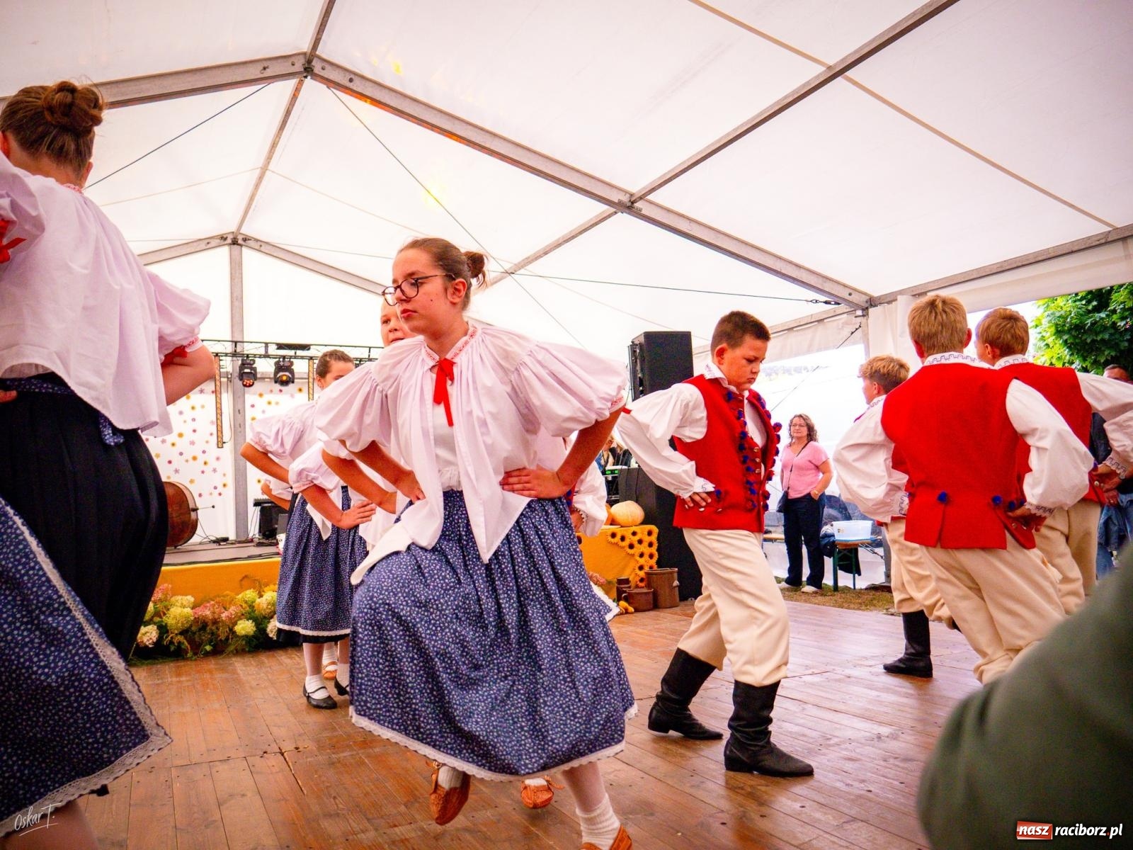 Zdjęcie w galerii na portalu naszraciborz.pl: Dożynki w Nędzy – święto plonów z muzyką i tańcem na bis! wiadomości z regionu