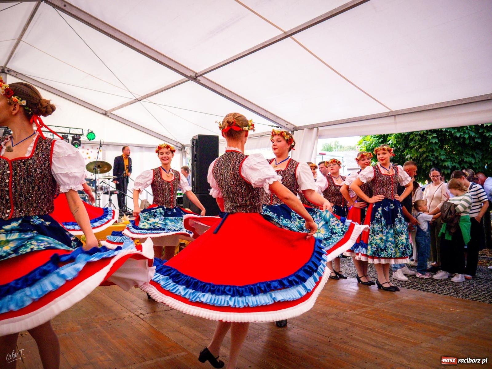 Zdjęcie w galerii na portalu naszraciborz.pl: Dożynki w Nędzy – święto plonów z muzyką i tańcem na bis! wiadomości z regionu