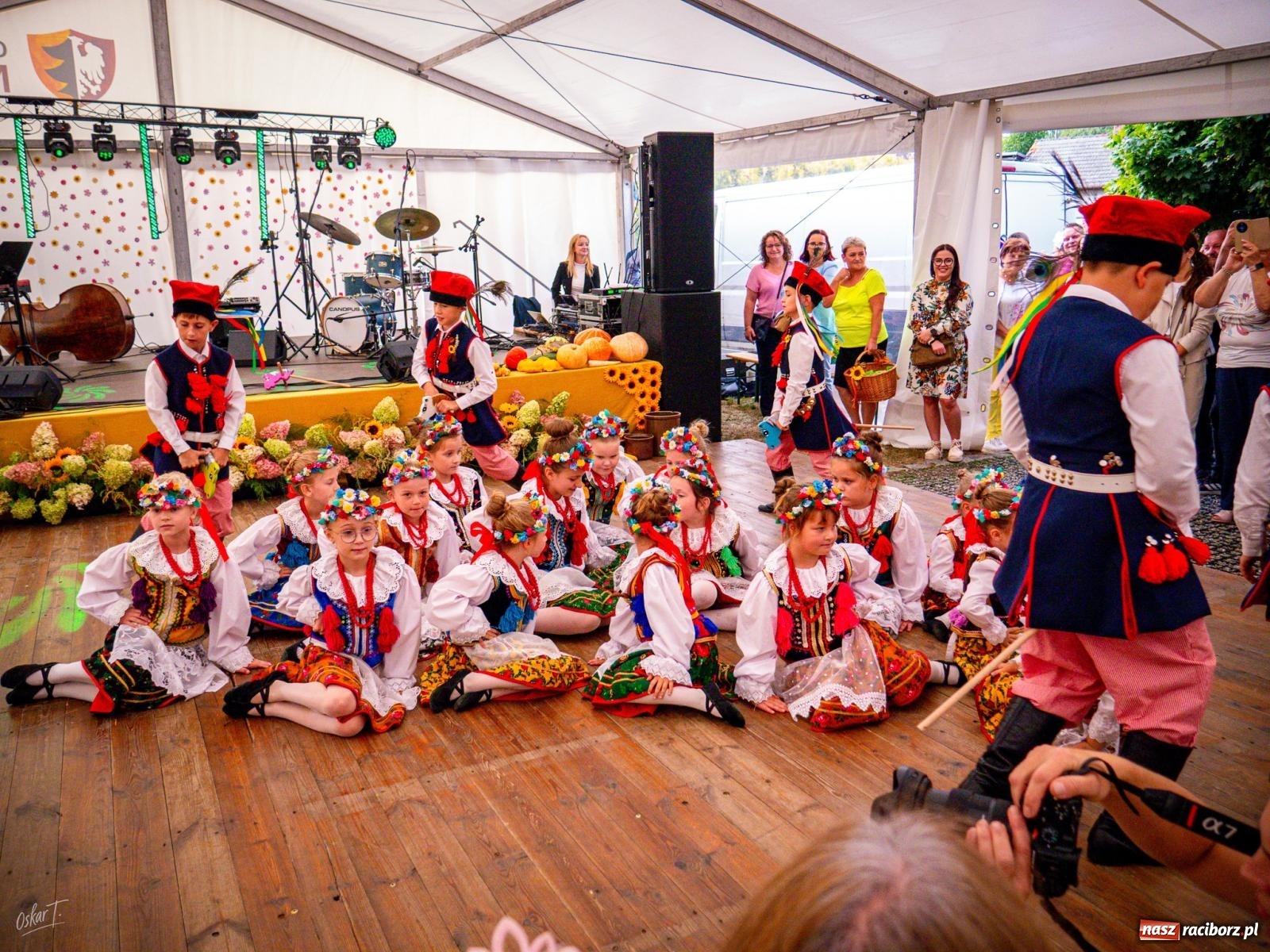 Zdjęcie w galerii na portalu naszraciborz.pl: Dożynki w Nędzy – święto plonów z muzyką i tańcem na bis! wiadomości z regionu