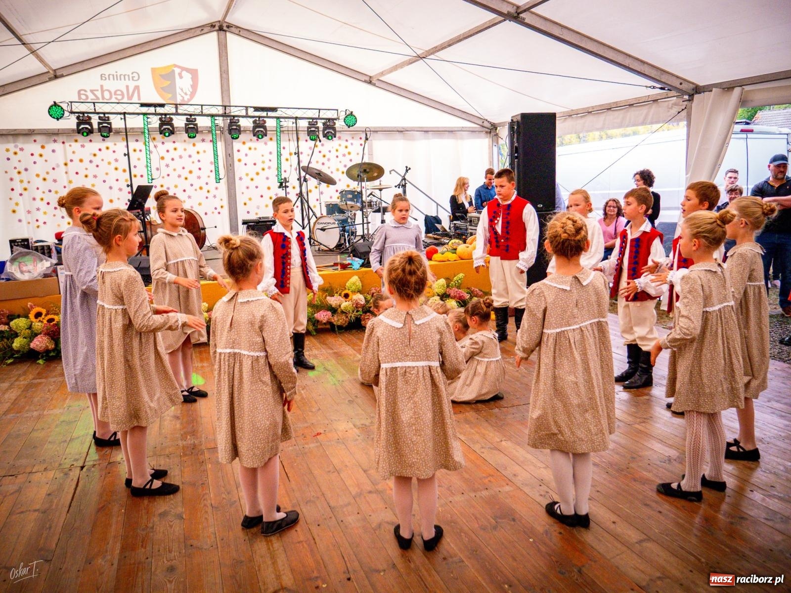 Zdjęcie w galerii na portalu naszraciborz.pl: Dożynki w Nędzy – święto plonów z muzyką i tańcem na bis! wiadomości z regionu
