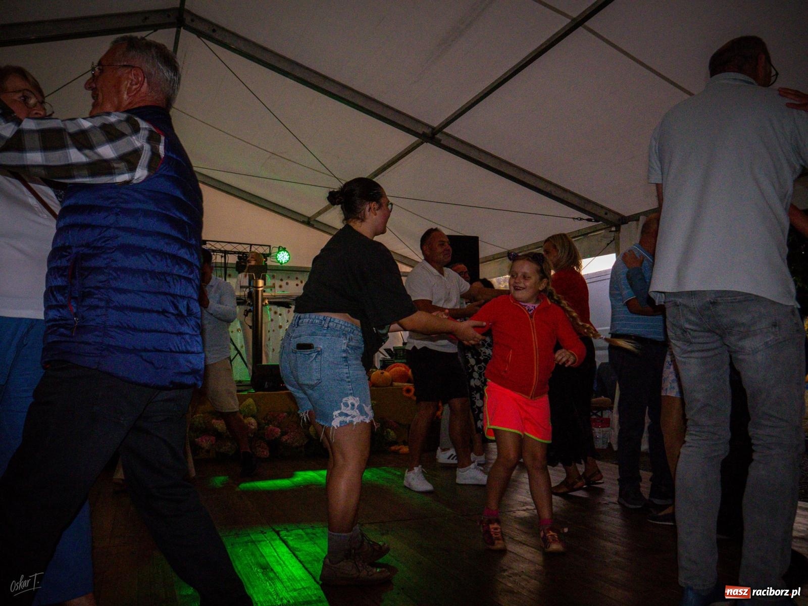 Zdjęcie w galerii na portalu naszraciborz.pl: Dożynki w Nędzy – święto plonów z muzyką i tańcem na bis! wiadomości z regionu