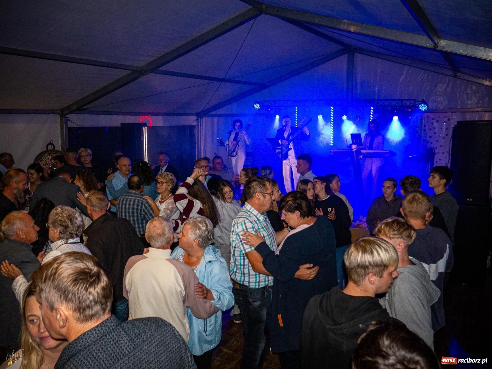 Zdjęcie w galerii na portalu naszraciborz.pl: Dożynki w Nędzy – święto plonów z muzyką i tańcem na bis! wiadomości z regionu