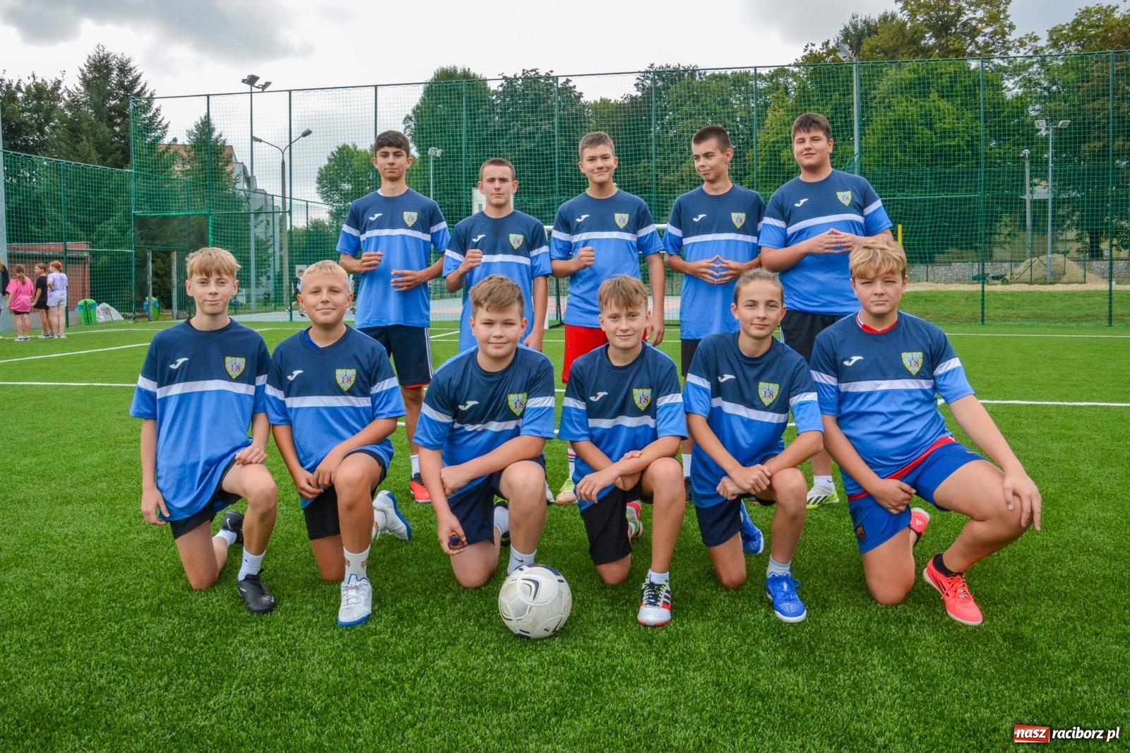 Zdjęcie w galerii na portalu naszraciborz.pl: Racibórz: oficjalne otwarcie zmodernizowanego boiska przy SP 18 [FOTO i WIDEO] wiadomości z regionu