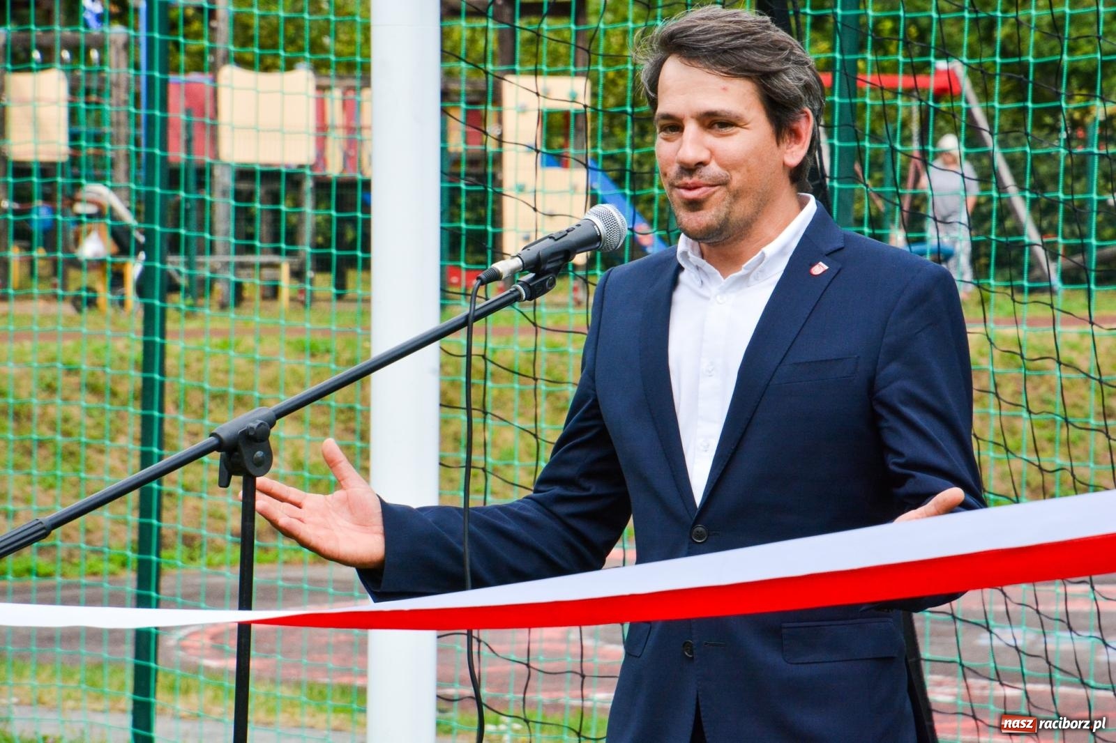 Zdjęcie w galerii na portalu naszraciborz.pl: Racibórz: oficjalne otwarcie zmodernizowanego boiska przy SP 18 [FOTO i WIDEO] wiadomości z regionu